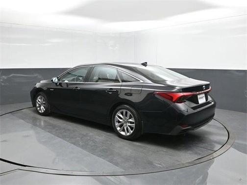 2021 Toyota Avalon Hybrid XLE Plus