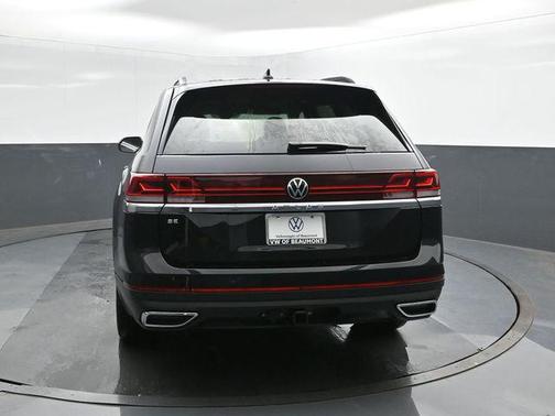 Deep Black Pearl 2026 Volkswagen Atlas 2.0T SE w/Technology