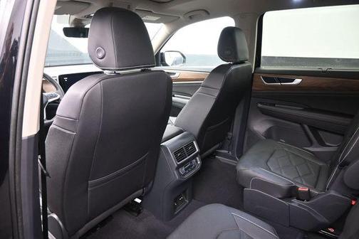Deep Black Pearl 2026 Volkswagen Atlas 2.0T SE w/Technology