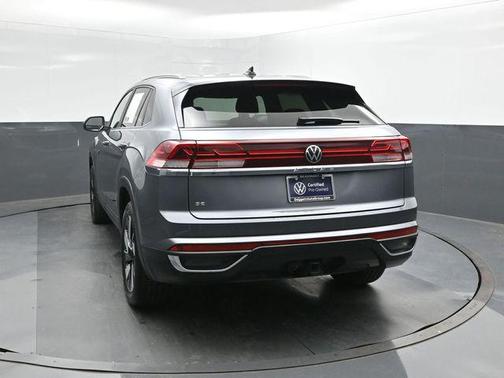 Platinum Gray Metallic 2025 Volkswagen Atlas Cross Sport 2.0T SE w/Technology