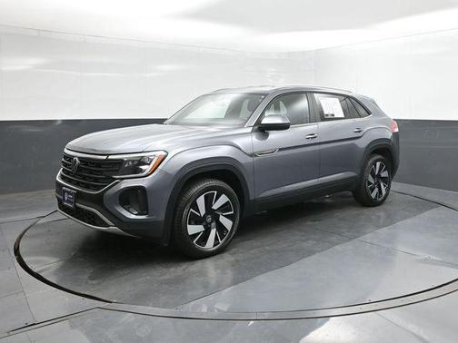 Platinum Gray Metallic 2025 Volkswagen Atlas Cross Sport 2.0T SE w/Technology