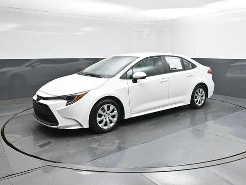 Ice Cap 2025 Toyota Corolla LE