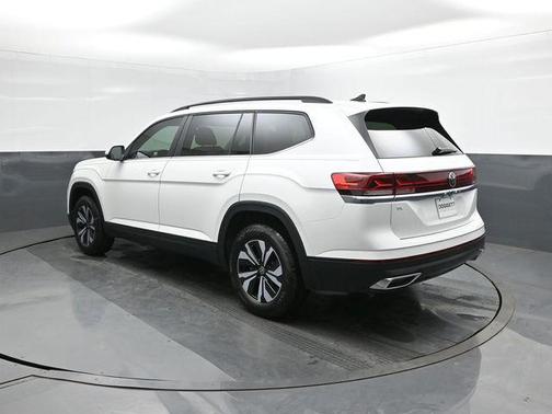 Opal White 2026 Volkswagen Atlas 2.0T SE