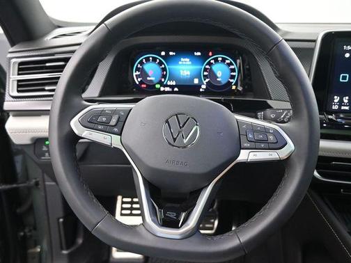 Avocado Green Pearl 2025 Volkswagen Atlas Cross Sport 2.0T SEL Premium