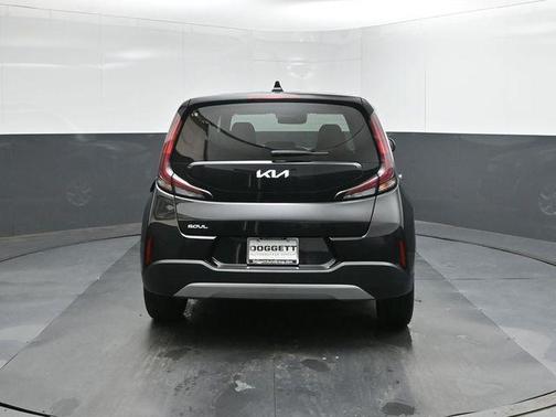 Fusion Black 2024 Kia Soul LX