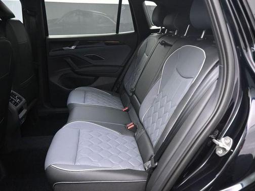 Deep Black Pearl 2025 Volkswagen Tiguan 2.0T SEL R-Line 4MOTION