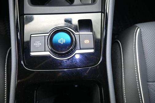 Deep Black Pearl 2025 Volkswagen Tiguan 2.0T SEL R-Line 4MOTION