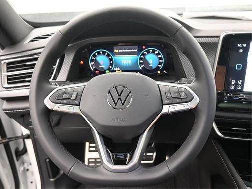 2025 Volkswagen Atlas Cross Sport 2.0T SEL