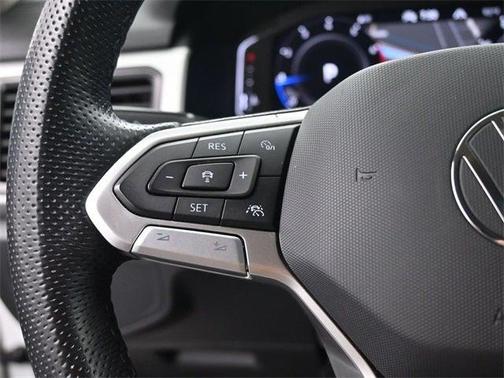 2023 Volkswagen Atlas 3.6L SEL Premium