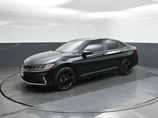 Deep Black Pearl 2026 Volkswagen Jetta 1.4T SE