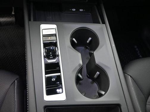 Deep Black 2026 Volkswagen Atlas 2.0T SE