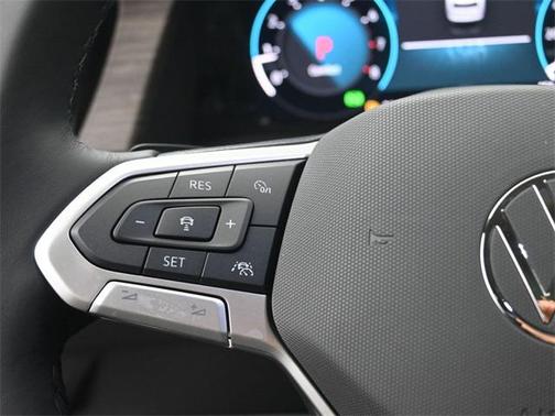 2025 Volkswagen Atlas 2.0T SEL Premium R-Line 4MOTION