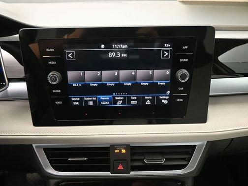 Pure White 2026 Volkswagen Taos SE