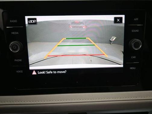 Pure White 2026 Volkswagen Taos SE