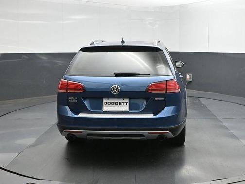 Blue 2019 Volkswagen Golf Alltrack TSI SE