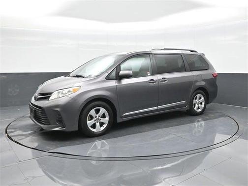 2020 Toyota Sienna LE