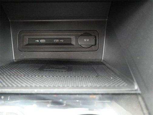 2022 Volkswagen Atlas 3.6L SE w/Technology