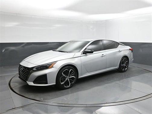 2023 Nissan Altima SR FWD
