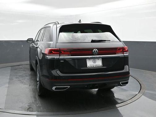 Deep Black Pearl 2026 Volkswagen Atlas 2.0T SE w/Technology