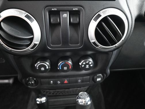 2017 Jeep Wrangler Sahara