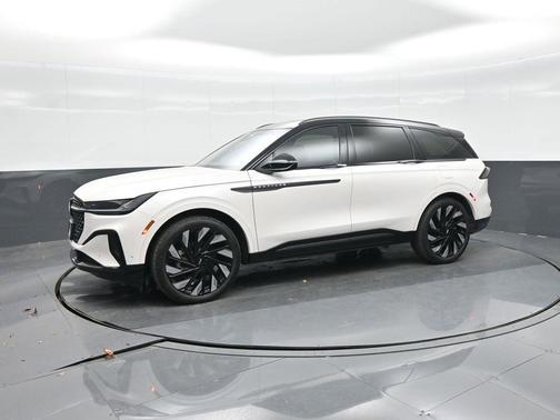 2024 Lincoln Nautilus Reserve