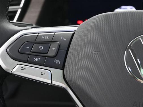 2025 Volkswagen Atlas 2.0T SEL Premium R-Line 4MOTION