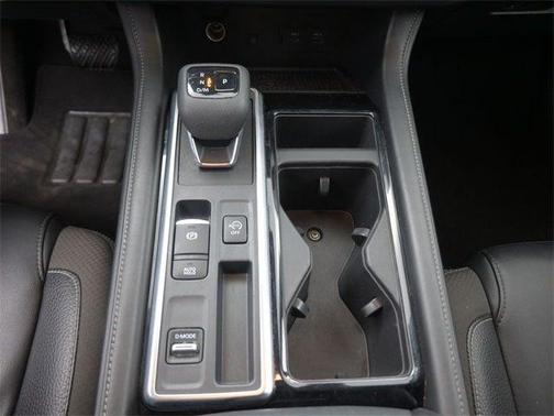 2023 Nissan Pathfinder SL FWD