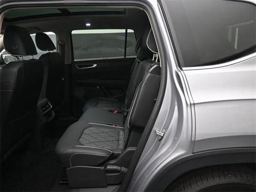 2025 Volkswagen Atlas 2.0T SEL Premium R-Line 4MOTION
