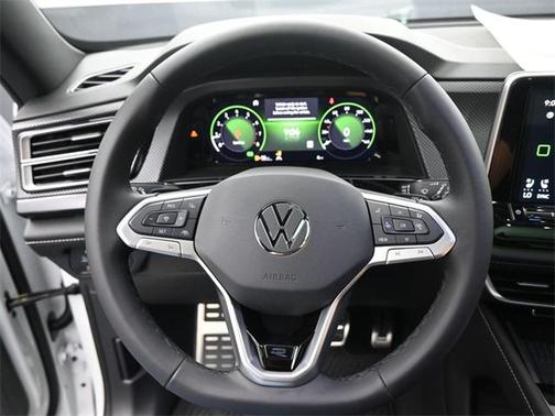 2025 Volkswagen Atlas Cross Sport 2.0T SEL