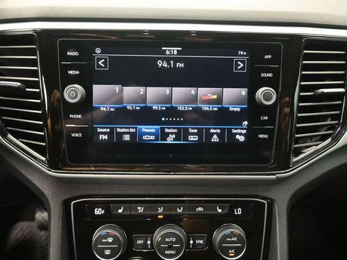 2022 Volkswagen Atlas Cross Sport 3.6L V6 SE w/Technology