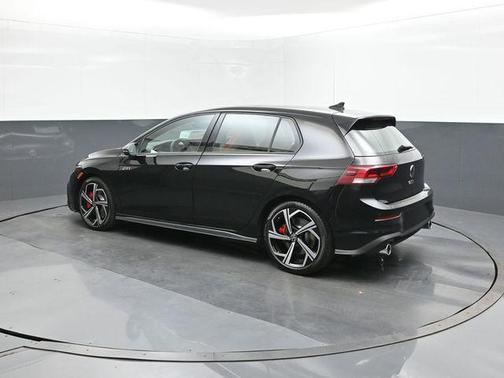 2025 Volkswagen Golf GTI 2.0T SE DSG