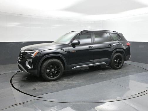 Deep Black Pearl 2026 Volkswagen Atlas Peak Edition