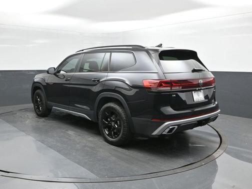 Deep Black Pearl 2026 Volkswagen Atlas Peak Edition