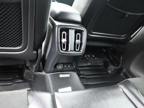 2022 Volvo XC40 Recharge Pure Electric P8 Twin Plus