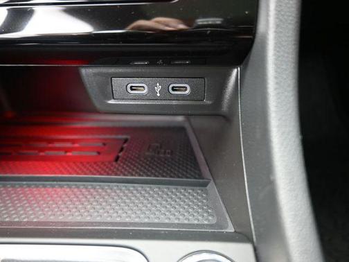 Opal White Pearl 2026 Volkswagen Jetta 1.4T SEL