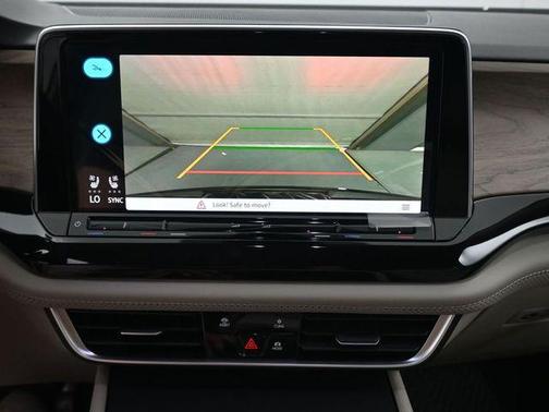 Pearl 2026 Volkswagen Atlas 2.0T SE