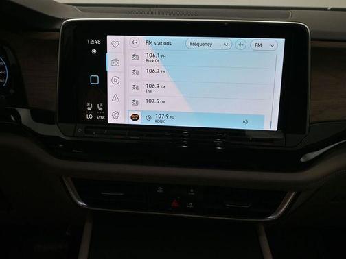 Pearl 2026 Volkswagen Atlas 2.0T SE