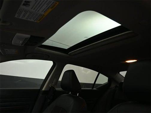 2022 Nissan Altima SR VC-Turbo FWD