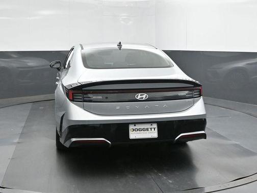 2025 Hyundai SONATA Hybrid SE