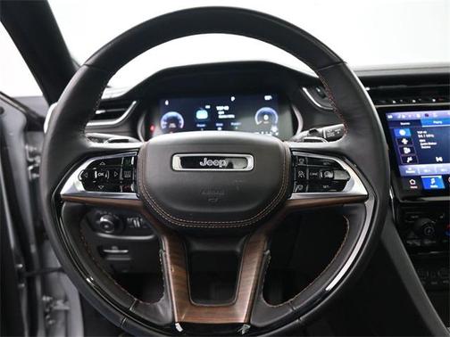 2022 Jeep Grand Cherokee Summit