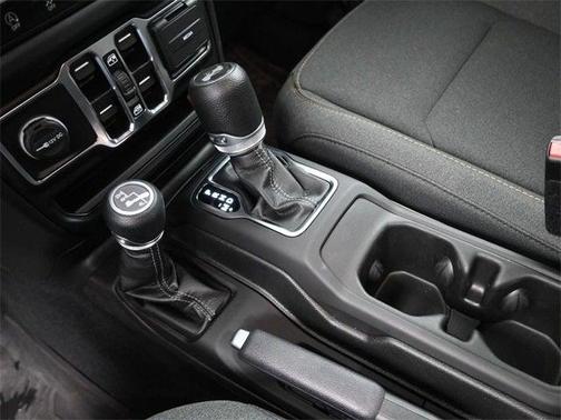 2024 Jeep Wrangler 4-Door Sahara 4x4