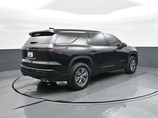 2024 Chevrolet Traverse LS