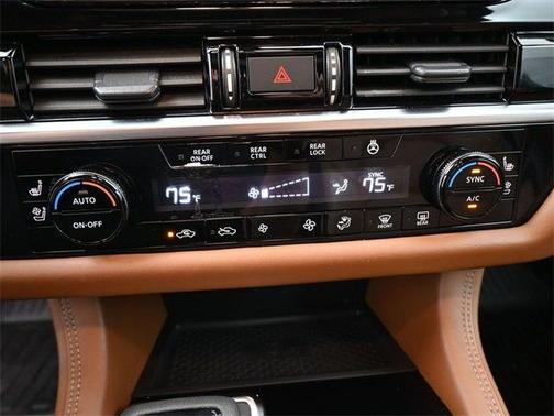 2023 Nissan Pathfinder Platinum FWD