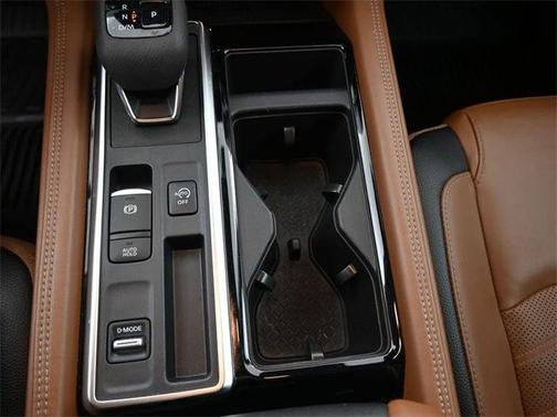 2023 Nissan Pathfinder Platinum FWD