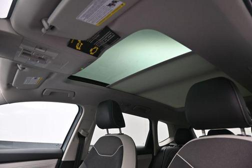 Monument Gray 2026 Volkswagen Taos SE