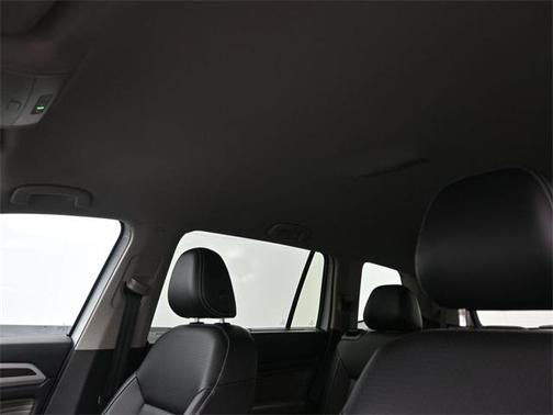 2022 Volkswagen Atlas 3.6L SE w/Technology