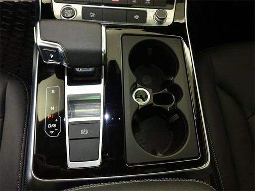 2023 Audi Q8 55 Premium