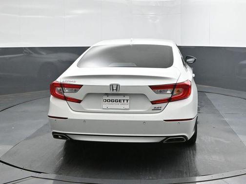 Platinum White Pearl 2021 Honda Accord Touring 2.0T