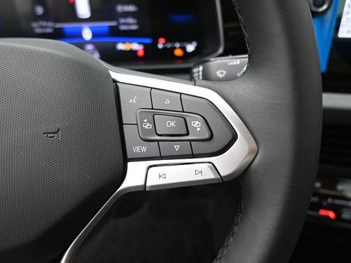 Kings Red Metallic 2026 Volkswagen Jetta 1.4T SE