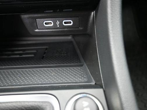 Kings Red Metallic 2026 Volkswagen Jetta 1.4T SE